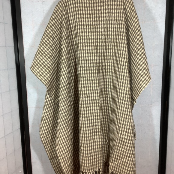 Grey Hounds Tooth Poncho Cape Wrap Coat Wool Button Front Fringe Scarf One Size - Picture 8 of 11